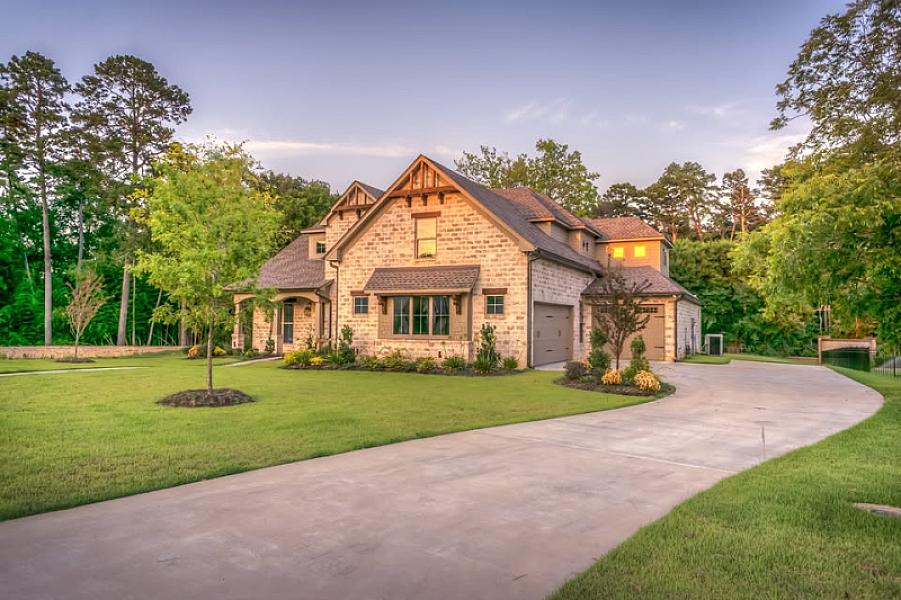 Lakeland Exteriors & Roofing