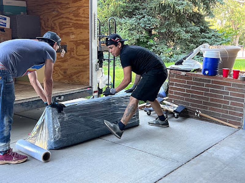 Buenos Diaz Moving
